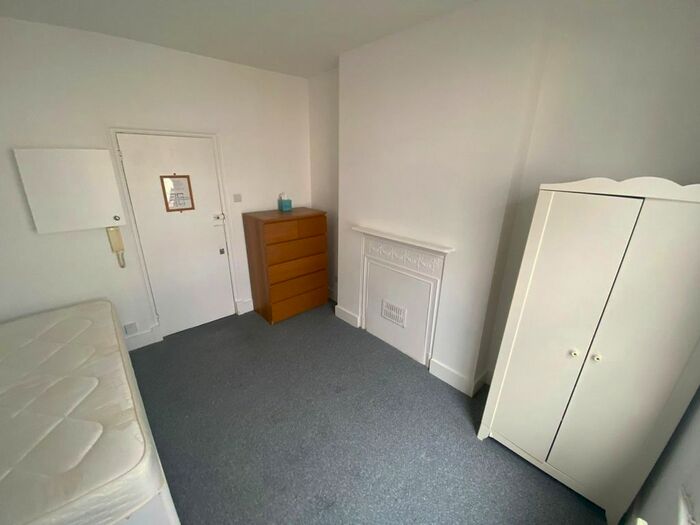 1 Bedroom Flat To Rent In Pembridge Villas, London, W11