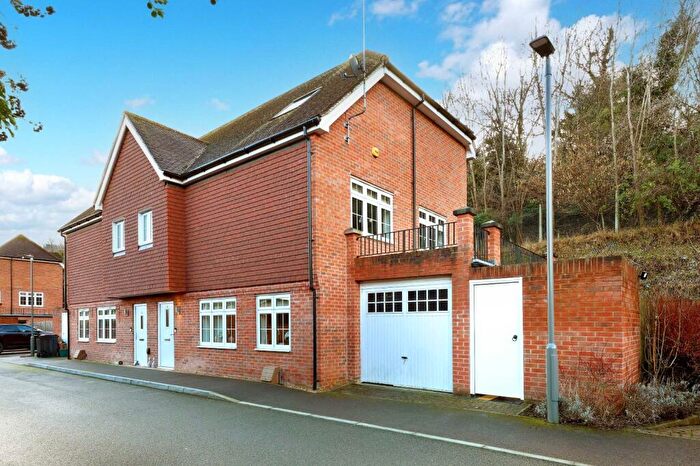 4 Bedroom Semi Detached House For Sale In Compton Road, Wooburn Green, Buckinghamshire, HP10