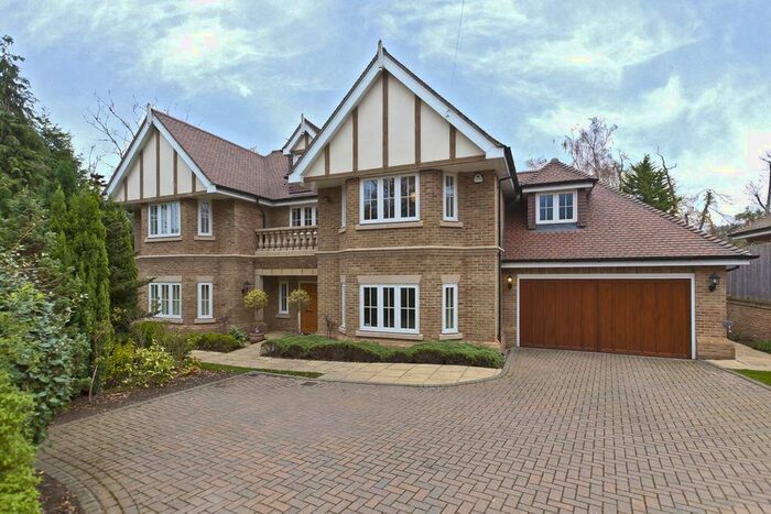 5 Bedroom Detached House To Rent In Beech Close, Sandy Lane, Oxshott, KT11