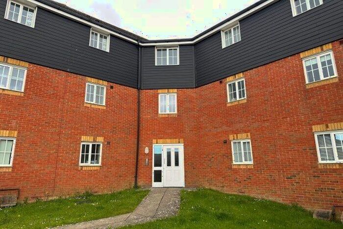 2 Bedroom Flat To Rent In Carter Close, Folkestone, CT18