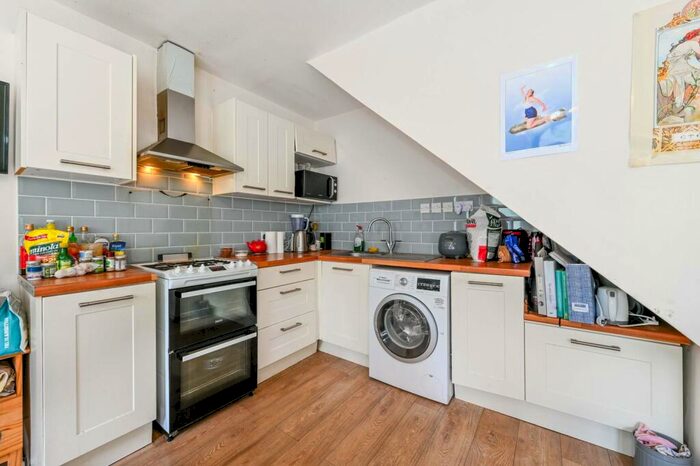 4 Bedroom Maisonette To Rent In Crowndale Road, Camden Town, London, NW1