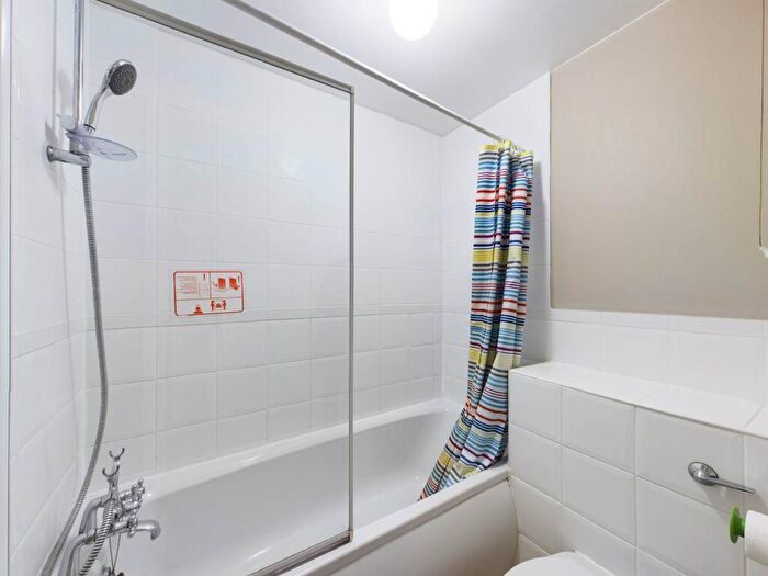 1 Bedroom Flat To Rent In Heath Court, New Eltham, London, SE9