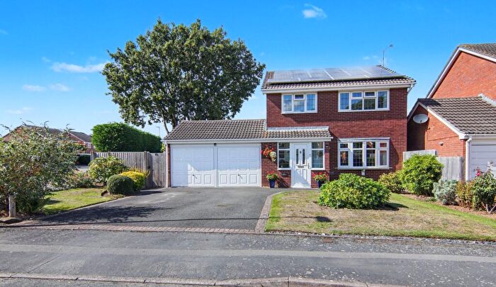 4 Bedroom Detached House For Sale In Blenheim Close, Hinckley, LE10