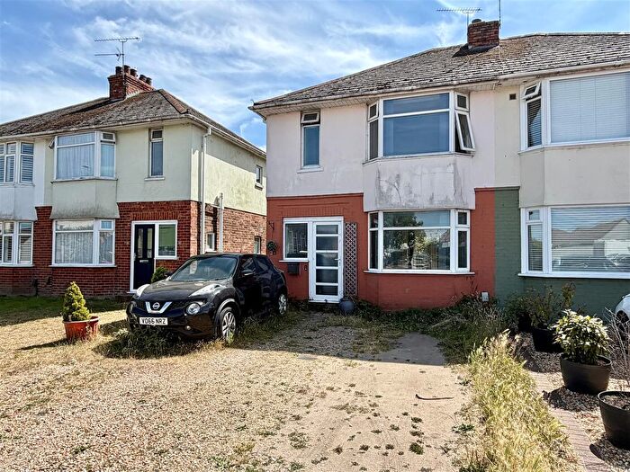 3 Bedroom Semi-Detached House For Sale In Blandford Road, Hamworthy, BH15