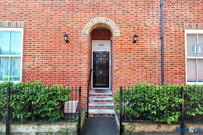 2 Bedroom Apartment To Rent In Dolphin Terrace, Westons Lane, Poole, BH15