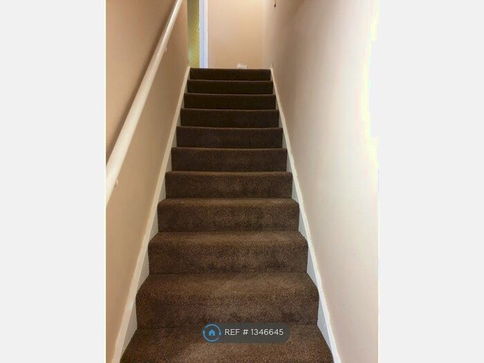 2 Bedroom Semi-Detached House To Rent In Woodside Avenue, Thornliebank, Glasgow, G46