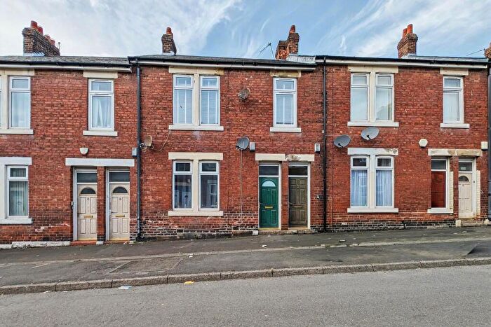2 Bedroom Flat For Sale In Barrasford Street, East Howden, Wallsend, NE28