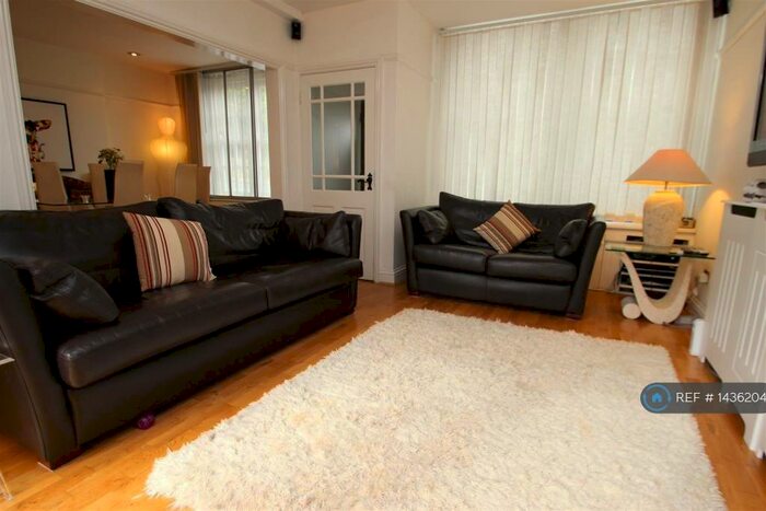 3 Bedroom Semi-Detached House To Rent In Stanmore Hill, Stanmore, HA7