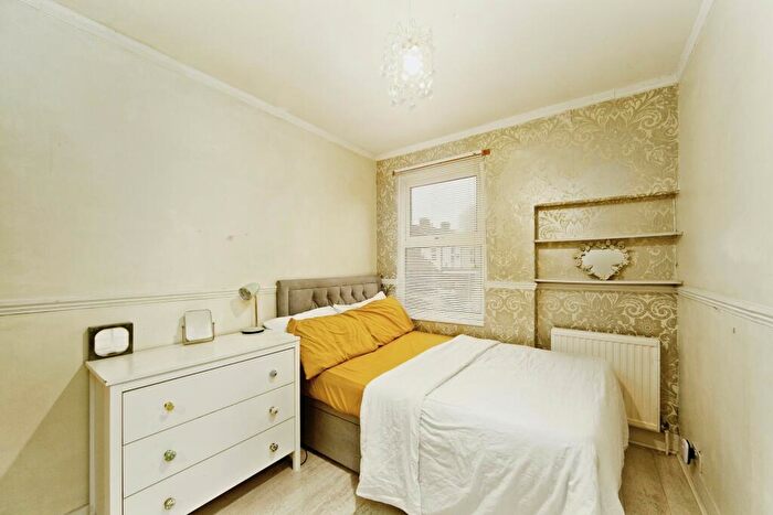 2 Bedroom Terraced House For Sale In Dennett Road, Croydon, Surrey, CR0