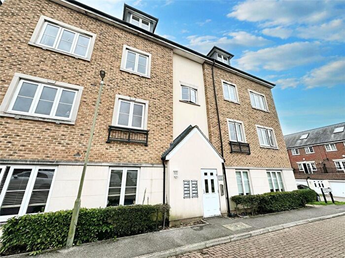 2 Bedroom Apartment To Rent In Allington Close, Farnham, Surrey, GU9