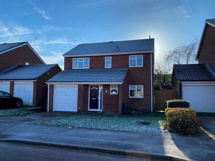 3 Bedroom Detached House To Rent In Brampton Close, Bedford, MK42