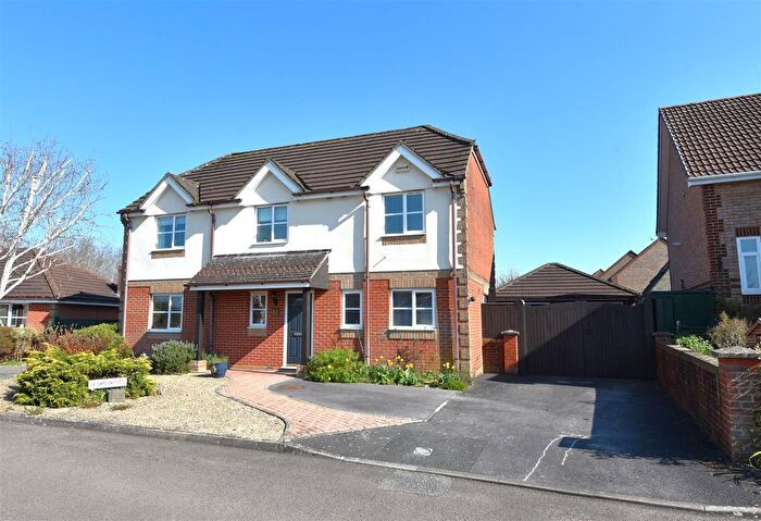4 Bedroom Detached House For Sale In Swallowfields, Gillingham, SP8