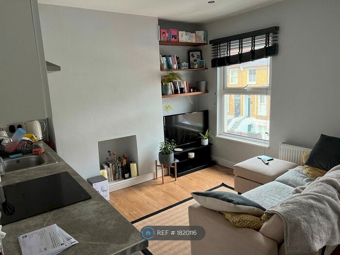 1 Bedroom Flat To Rent In Ronver Road, London, SE12