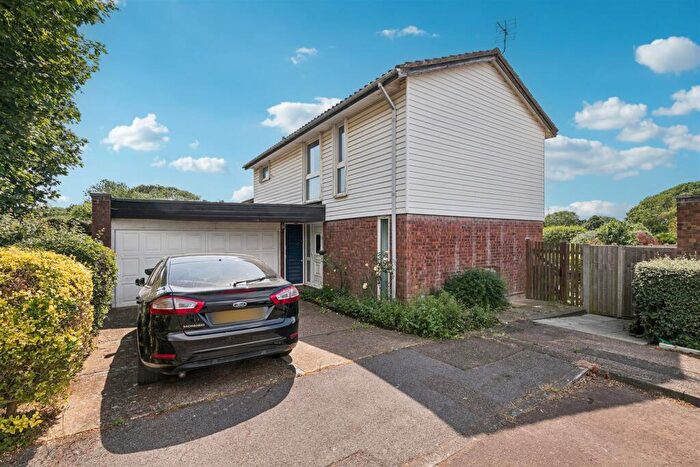 4 Bedroom Detached House For Sale In Netley Dell, Letchworth Garden City, SG6