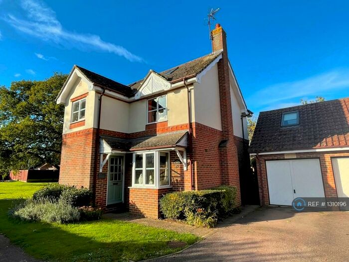 4 Bedroom Detached House To Rent In Timpsons Row, Olney, MK46