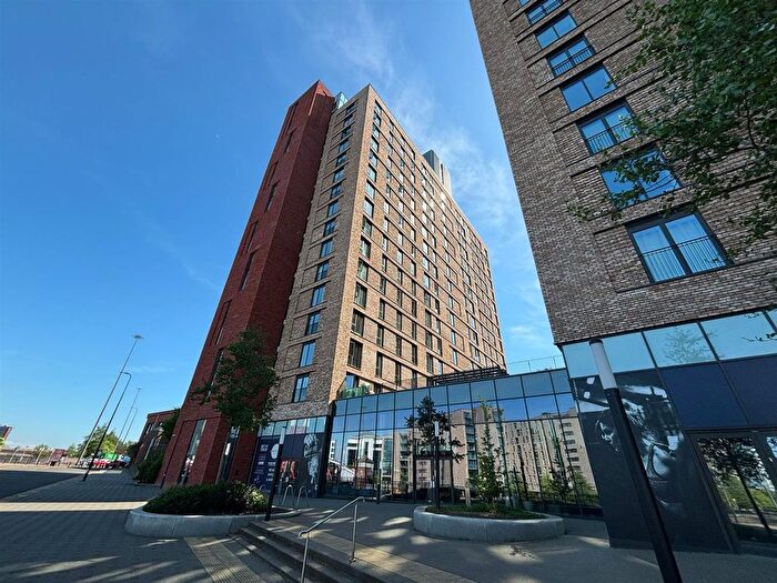 2 Bedroom Flat To Rent In Wharf Road, Manchester, M17