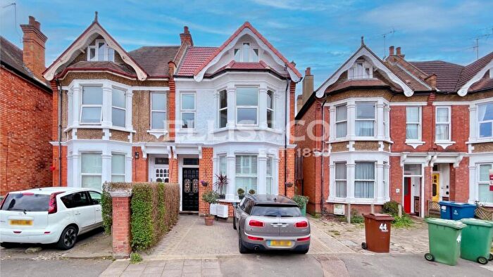 4 Bedroom Maisonette To Rent In Welldon Crescent, Harrow, Middlesex, HA1