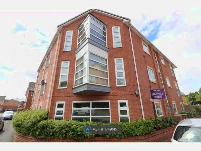 2 Bedroom Flat To Rent In Quinney Crescent, Manchester, M16
