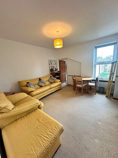 2 Bedroom Flat To Rent In Valentines Road, Ilford, IG1