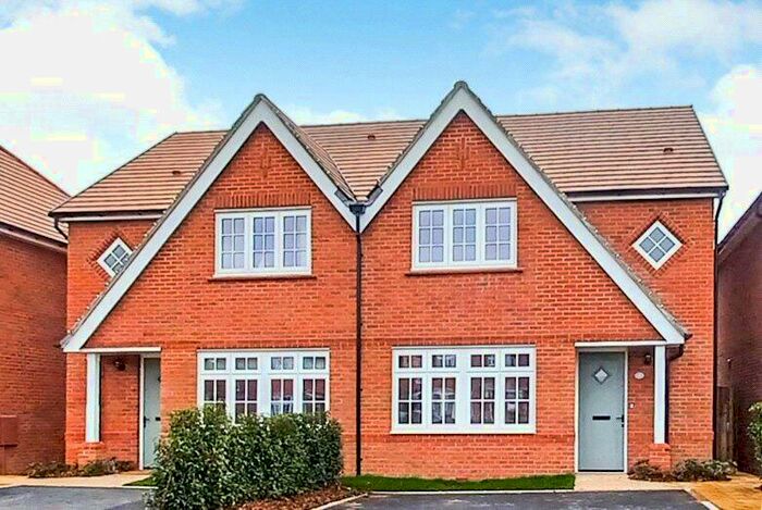 3 Bedroom Semi-Detached House For Sale In Tascroft Rise, St Andrews Road, BA12