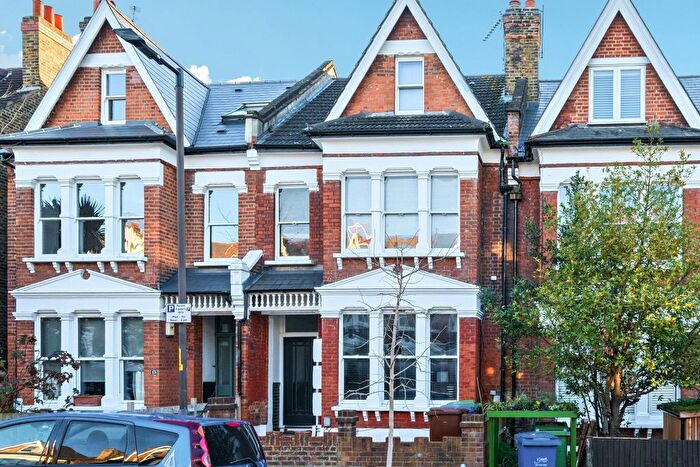 1 Bedroom Flat To Rent In Wyneham Road, London, SE24