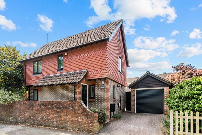 3 Bedroom Detached House For Sale In Amundsen Road, Horsham, RH12