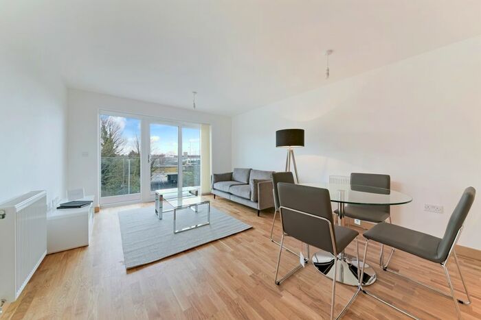 1 Bedroom Flat To Rent In Langley Square, Mill Pond Road, Dartford, DA1