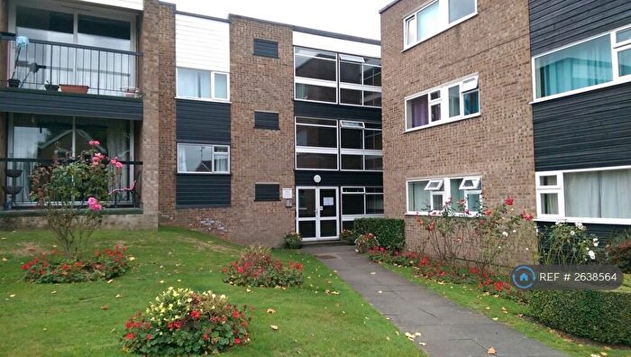 2 Bedroom Flat To Rent In Apton Road, Bishops Stortford, CM23