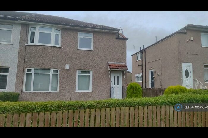 3 Bedroom Flat To Rent In Ashcroft Drive, Glasgow, G44