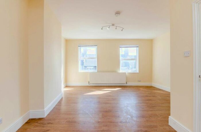 1 Bedroom Flat To Rent In Elm Park, Brixton, London, SW2