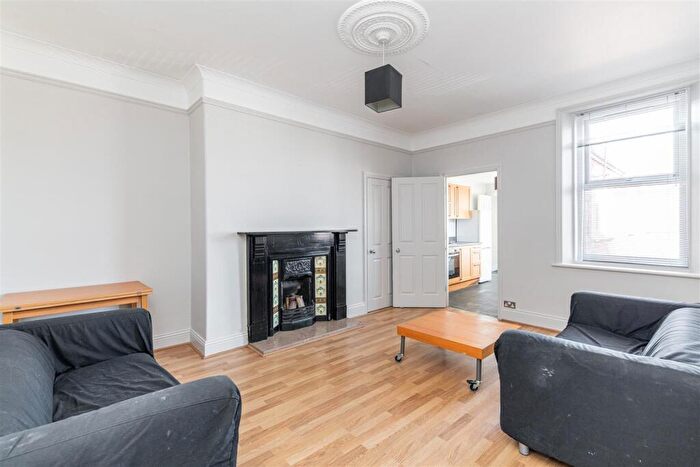 3 Bedroom Flat To Rent In Warwick Street, Heaton, Newcastle Upon Tyne, NE6