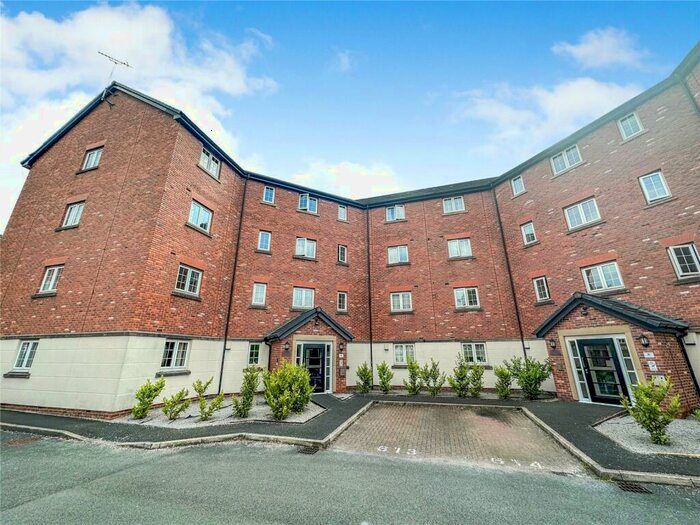 2 Bedroom Flat To Rent In Giant Seat Grove, Swinton, M27