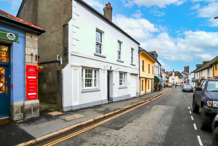 6 Bedroom Link Detached House For Sale In Court Street, Moretonhampstead, Newton Abbot, TQ13