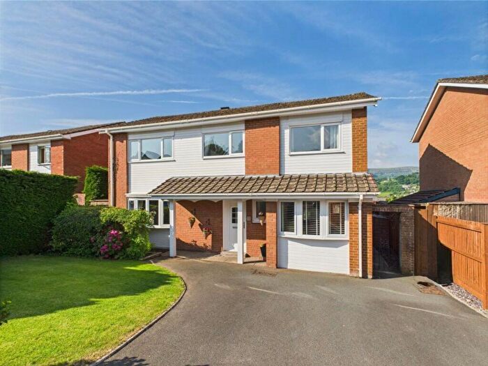 4 Bedroom Detached House For Sale In Oakfield Drive, Crickhowell, NP8