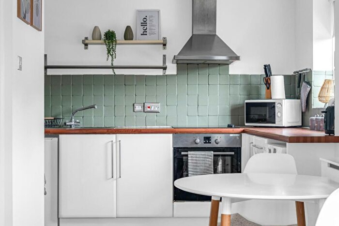 1 Bedroom Apartment For Sale In Tamworth Road, Hertford, SG13