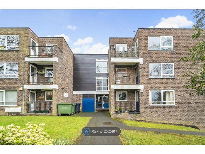 2 Bedroom Flat To Rent In Stainbeck Lane, Leeds, LS7