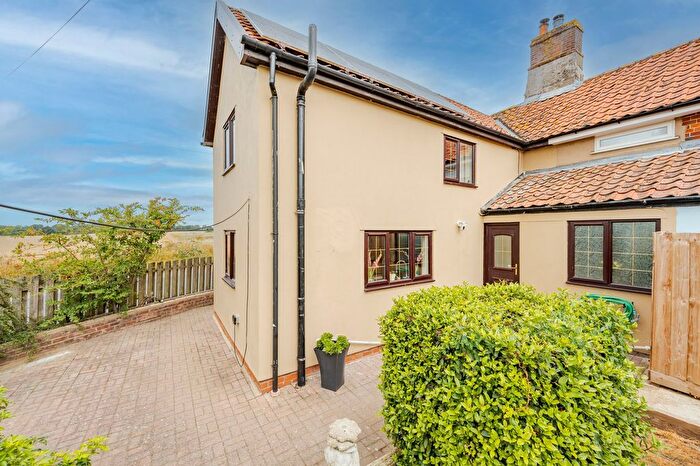 3 Bedroom Semi Detached House For Sale In Hoxne Road, Eye, IP23