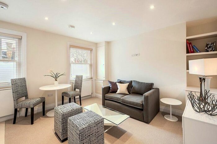 1 Bedroom Flat To Rent In South Audley Street, Mayfair, W1K