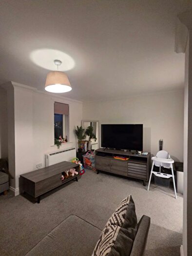 2 Bedroom Flat For Sale In Serpentine Road, Poole, Dorset, BH15