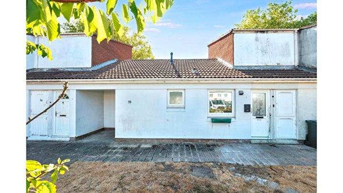 1 Bedroom Property For Sale In Walshs Manor, Stantonbury, Milton Keynes, Buckinghamshire, MK14