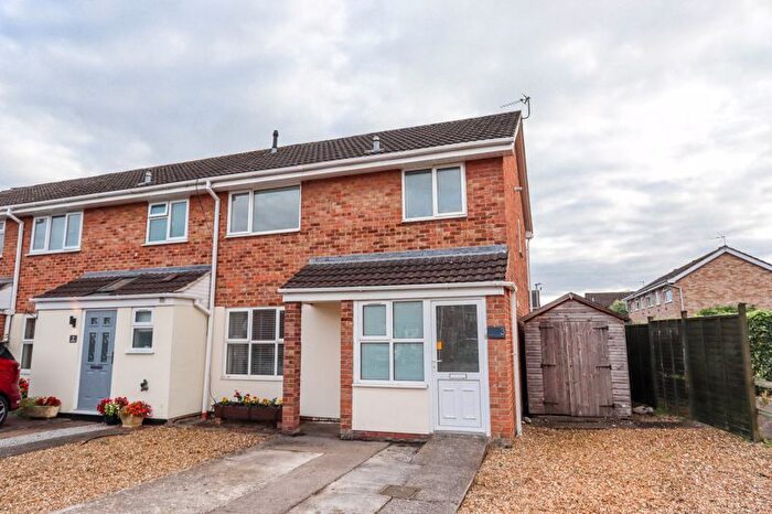 3 Bedroom End Of Terrace House For Sale In Woodview, Clevedon, BS21