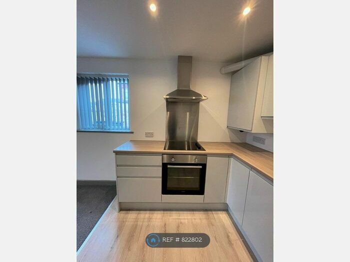 2 Bedroom Flat To Rent In Fletcher Street, Atherton, Manchester, M46