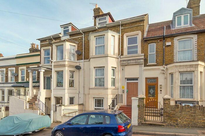 1 Bedroom Flat To Rent In Flat A Terrace Road, Sittingbourne, Kent, ME10