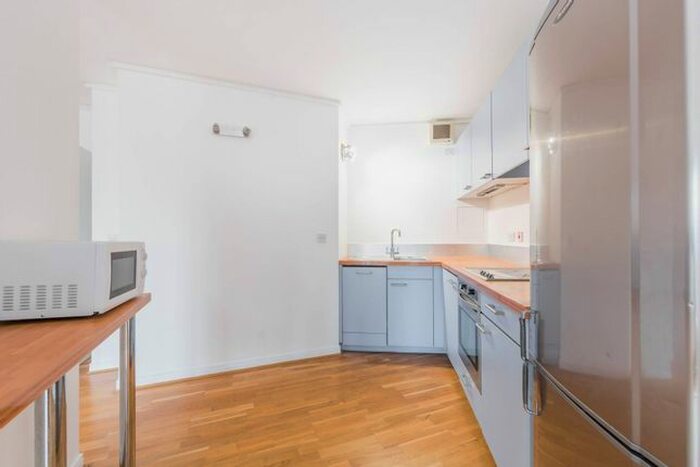 2 Bedroom Flat To Rent In Renaissance Walk, Greenwich, London, SE10