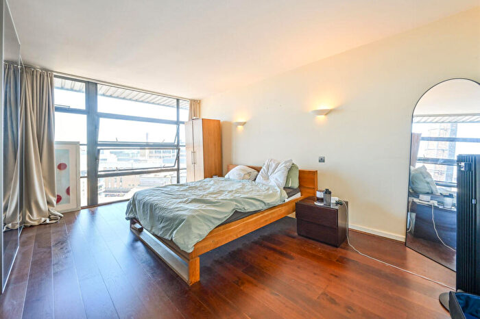 2 Bedroom Flat To Rent In Commercial Street, Spitalfields, London, E1