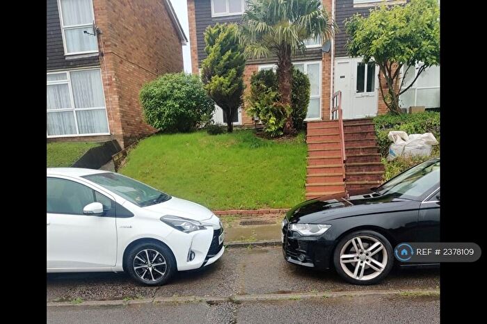 3 Bedroom End Of Terrace House To Rent In Buchanan Drive, Luton, LU2