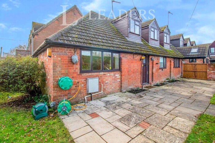 3 Bedroom Semi-Detached House To Rent In Broughton, Aylesbury HP22