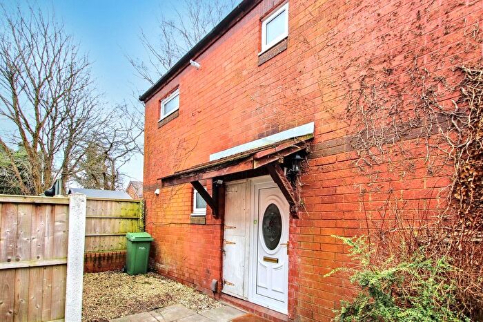 3 Bedroom End Of Terrace House To Rent In Forbes Close, Birchwood, WA3