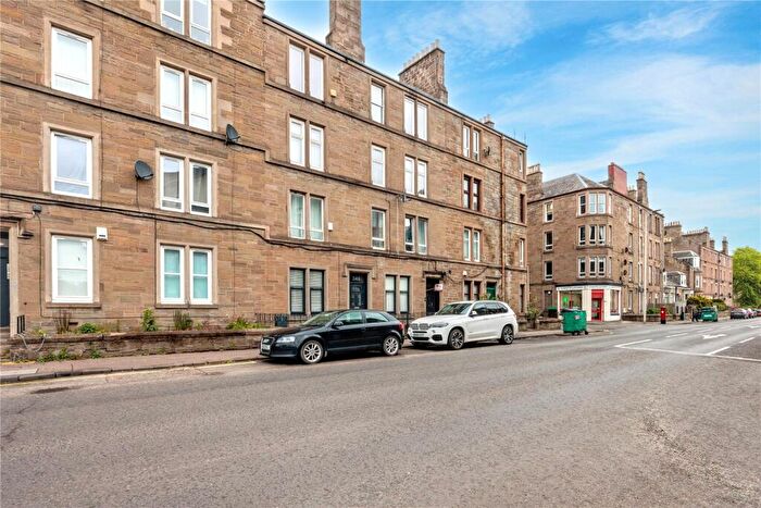 2 Bedroom Flat For Sale In Clepington Road, Dundee, Angus, DD3