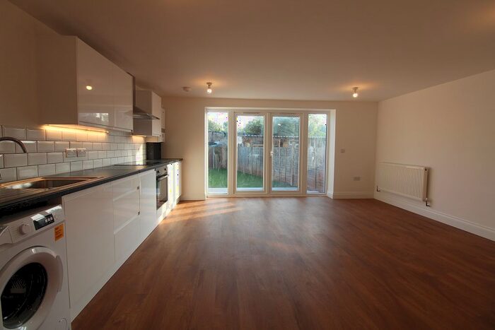 2 Bedroom Flat To Rent In Duck Lees Lane, Ponders End, Enfield, EN3